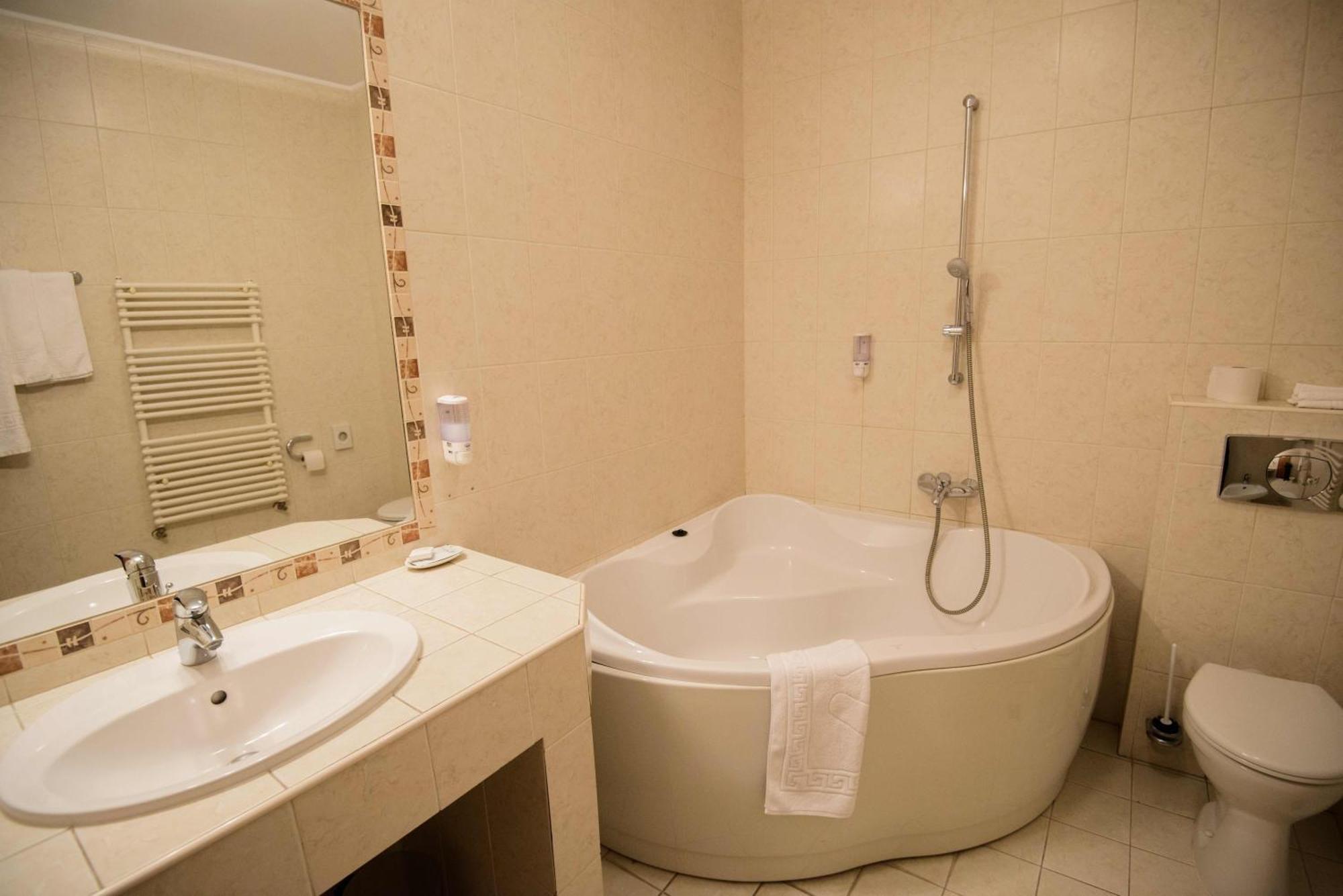 Hotel Alinalex - Paradisul Acvatic براشوف المظهر الخارجي الصورة